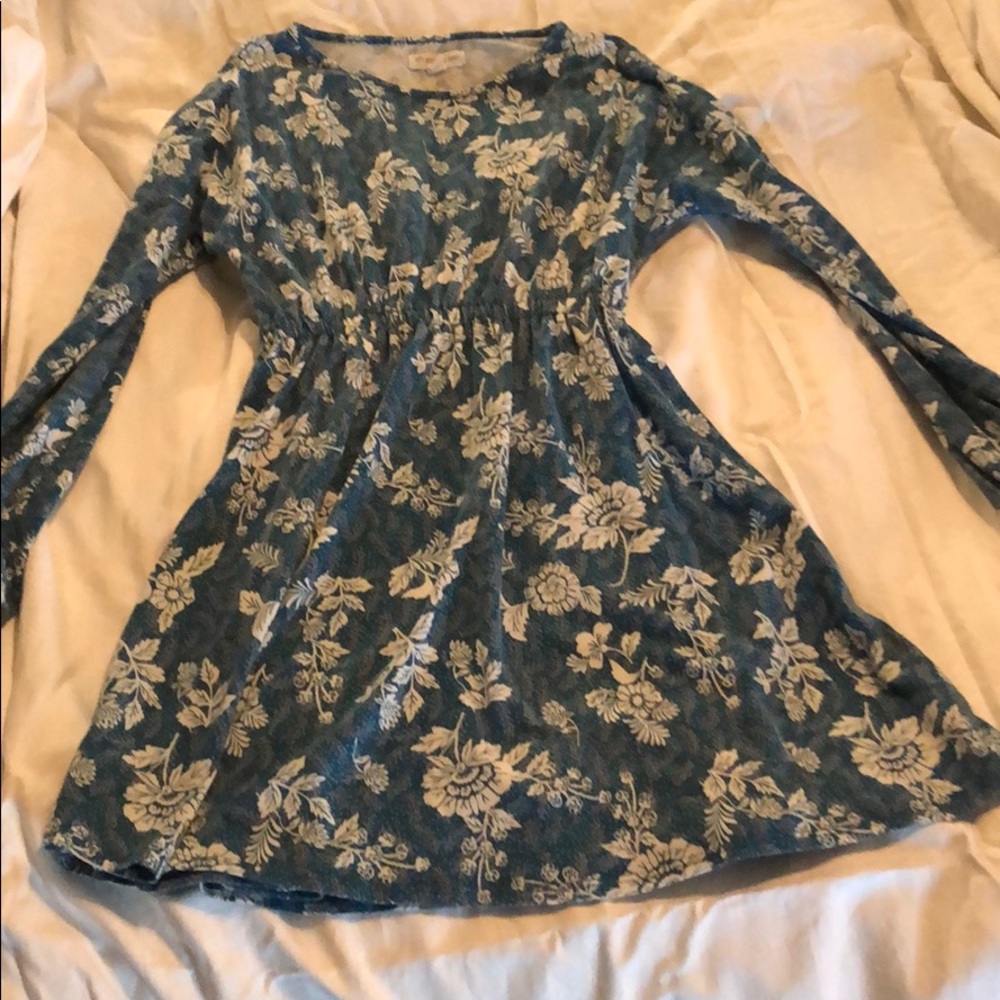 Girls dress